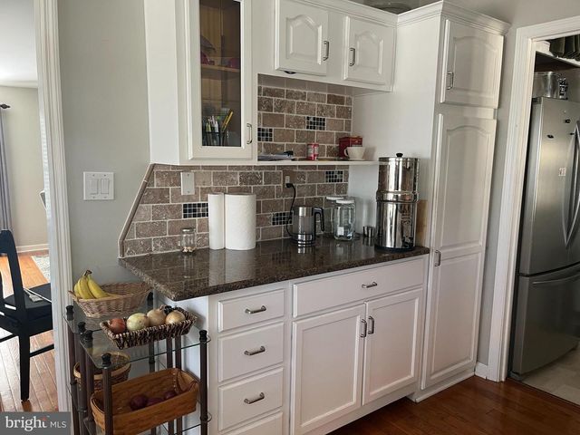 16 DOGWOOD LN, Mays Landing, NJ 08330