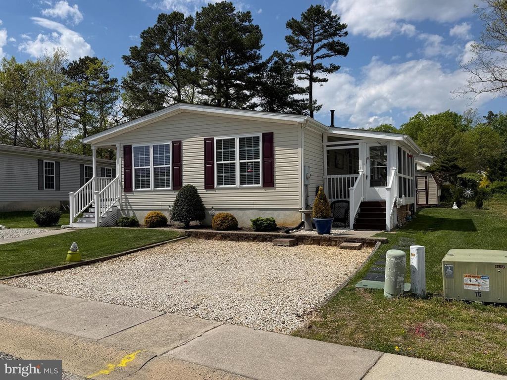 16 DOGWOOD LN, Mays Landing, NJ 08330