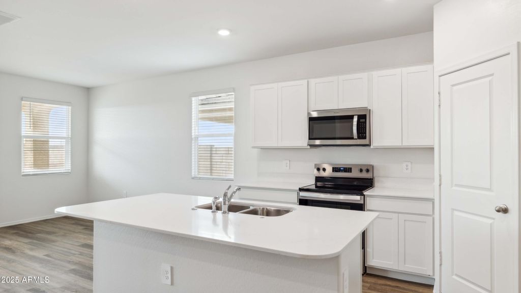 18371 W BUCKSKIN Trail, Wittmann, AZ 85361 — photo 2