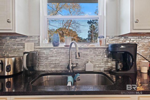 22170 Fairway Drive, Robertsdale, AL 36567