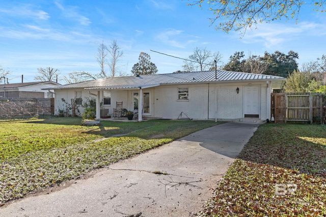 22170 Fairway Drive, Robertsdale, AL 36567