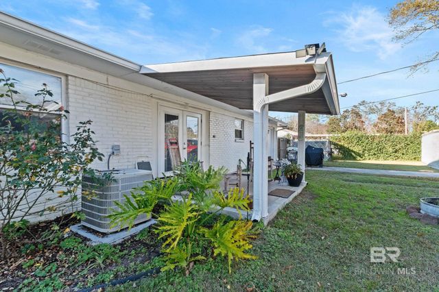 22170 Fairway Drive, Robertsdale, AL 36567