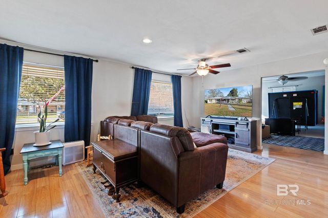 22170 Fairway Drive, Robertsdale, AL 36567