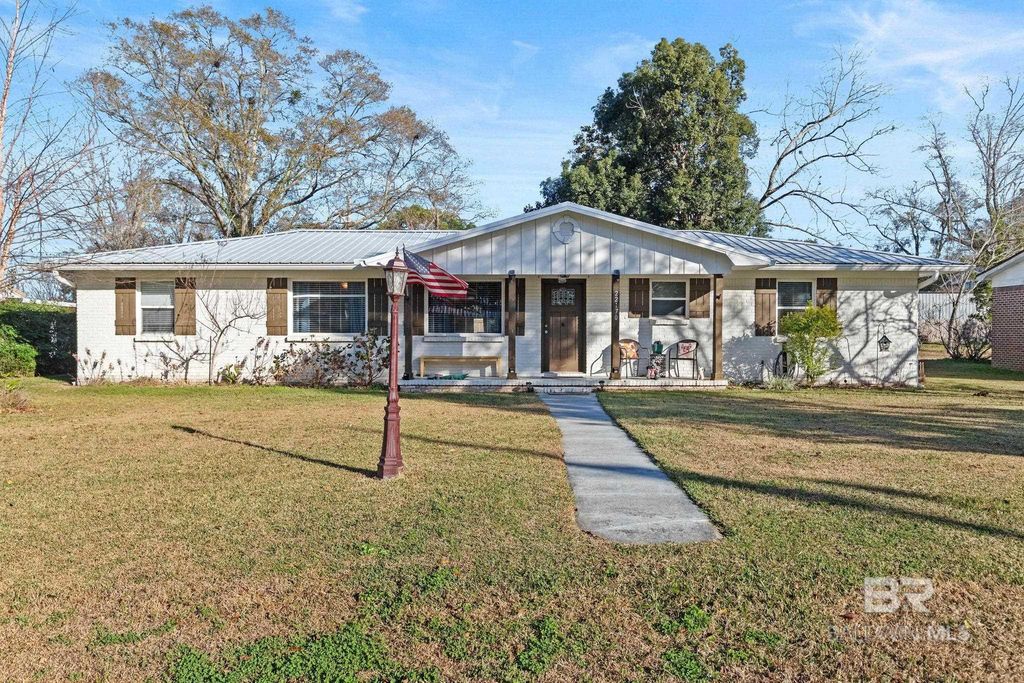 22170 Fairway Drive, Robertsdale, AL 36567