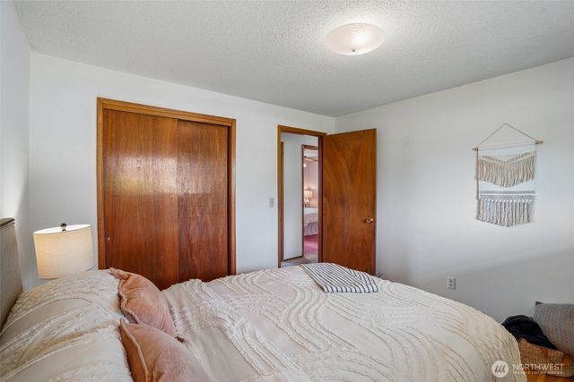 19845 105th Avenue SE, Renton, WA 98055