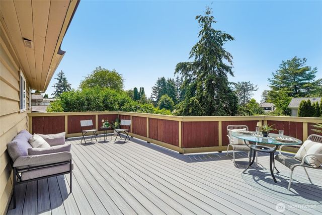 19845 105th Avenue SE, Renton, WA 98055