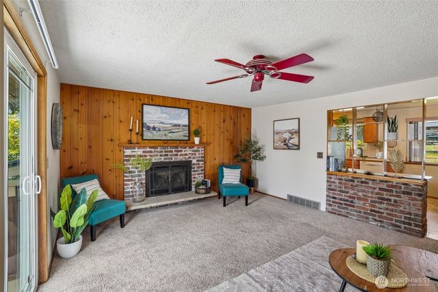 19845 105th Avenue SE, Renton, WA 98055