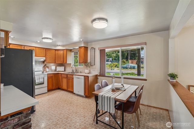 19845 105th Avenue SE, Renton, WA 98055