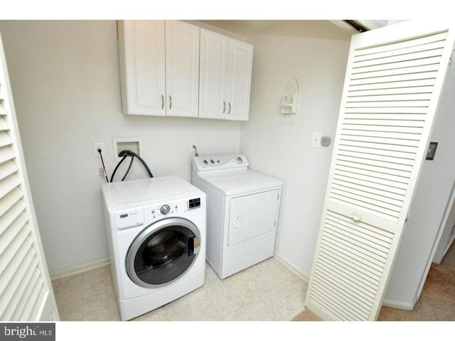 23 COMPASS CIR, Mount Laurel, NJ 08054