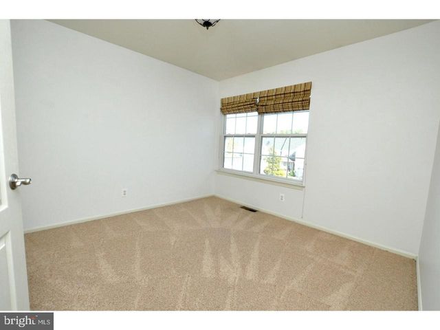 23 COMPASS CIR, Mount Laurel, NJ 08054