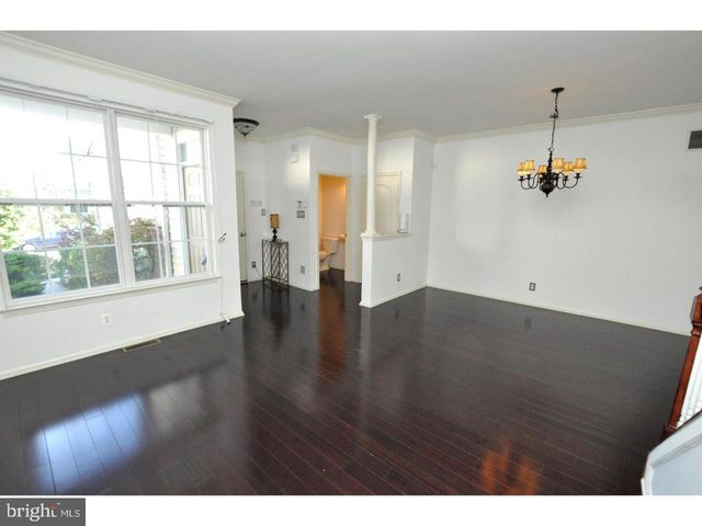 23 COMPASS CIR, Mount Laurel, NJ 08054