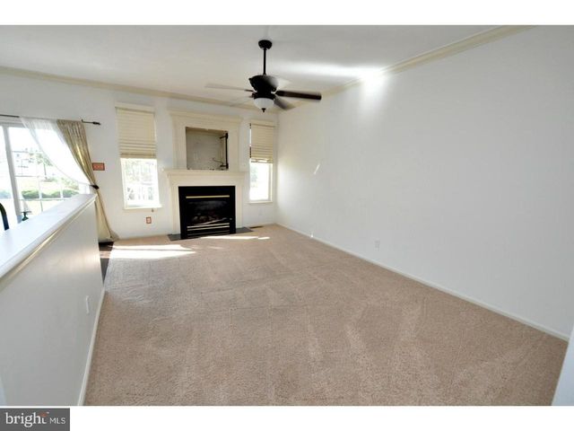 23 COMPASS CIR, Mount Laurel, NJ 08054