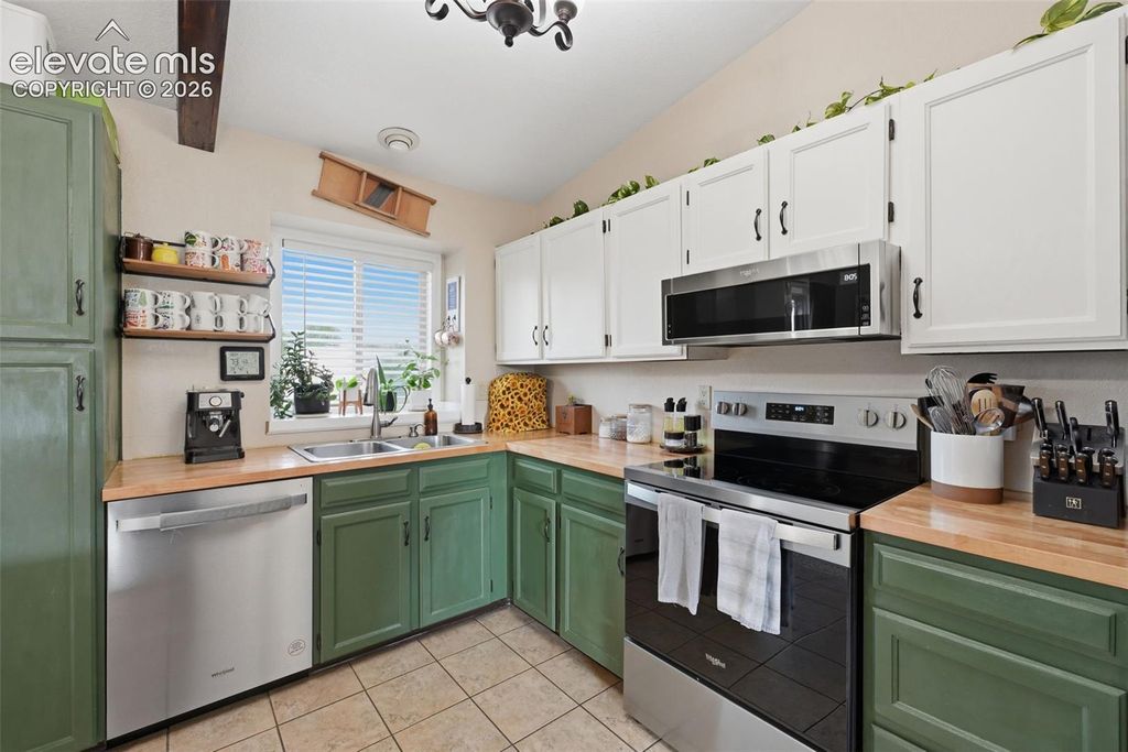 7910 Moundsview Drive, Colorado Springs, CO 80920 — photo 5
