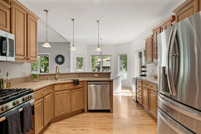 913 Countryside Crossing, Waunakee, WI 53597