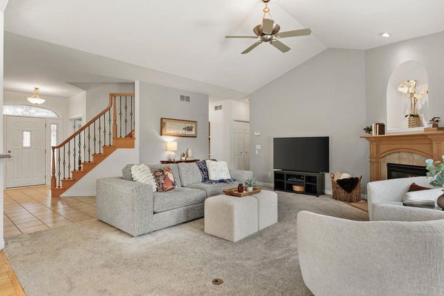 913 Countryside Crossing, Waunakee, WI 53597