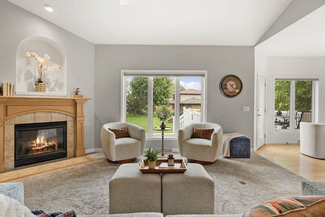 913 Countryside Crossing, Waunakee, WI 53597