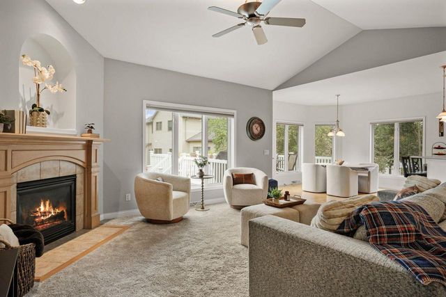 913 Countryside Crossing, Waunakee, WI 53597