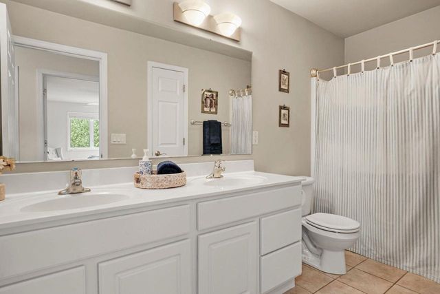 913 Countryside Crossing, Waunakee, WI 53597
