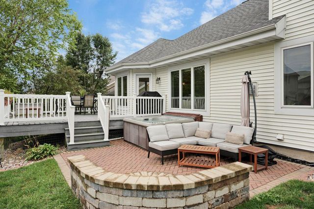 913 Countryside Crossing, Waunakee, WI 53597