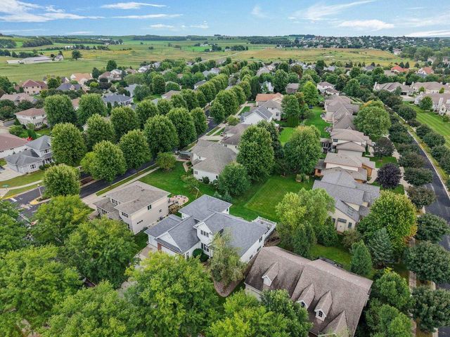 913 Countryside Crossing, Waunakee, WI 53597