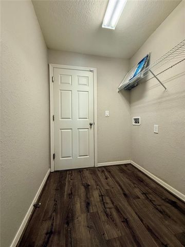 6527 BAYSTON HILL PLACE, Zephyrhills, FL 33541