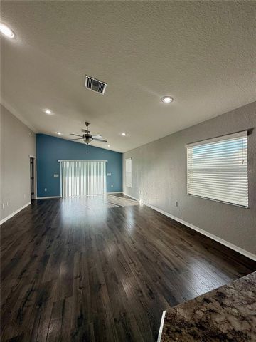 6527 BAYSTON HILL PLACE, Zephyrhills, FL 33541