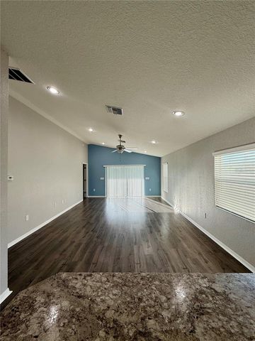 6527 BAYSTON HILL PLACE, Zephyrhills, FL 33541