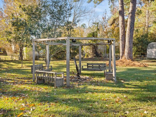 106 Burnley Dr, New Llano, LA 71461