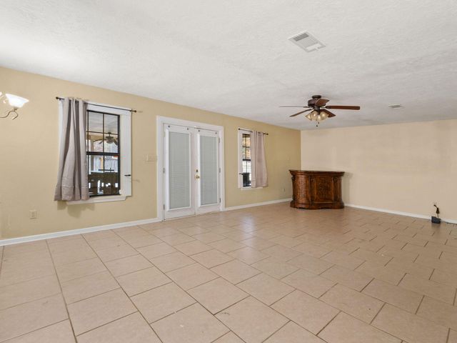 106 Burnley Dr, New Llano, LA 71461