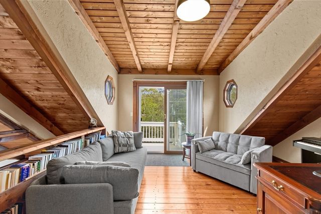 18 Remington Ln, Plymouth, MA 02360