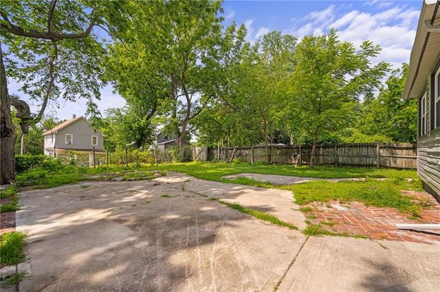 1227 Garfield Avenue, Kansas City, KS 66104