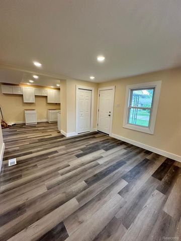 71 Biltmore Drive, Troy, MI 48084