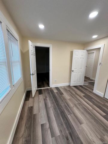 71 Biltmore Drive, Troy, MI 48084