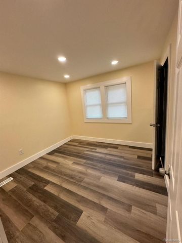 71 Biltmore Drive, Troy, MI 48084