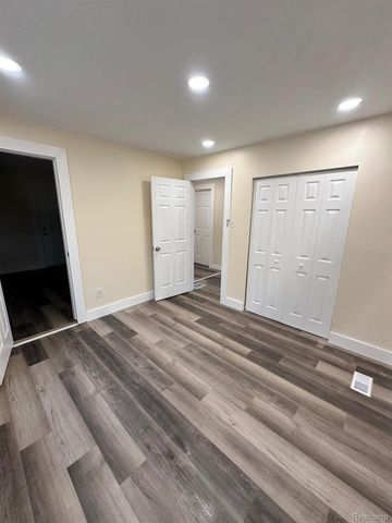 71 Biltmore Drive, Troy, MI 48084