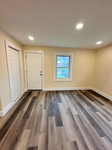 71 Biltmore Drive, Troy, MI 48084