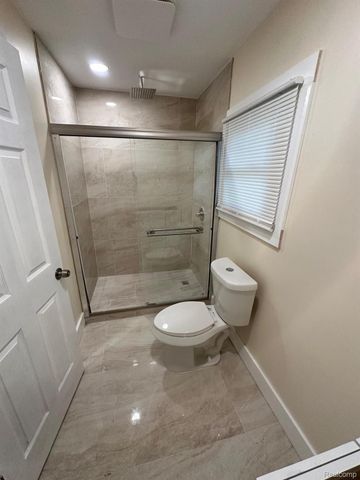 71 Biltmore Drive, Troy, MI 48084