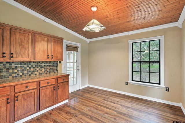 194 Oak Shadows Cove, Holly Lake Ranch, TX 75765