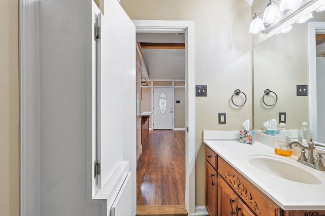 194 Oak Shadows Cove, Holly Lake Ranch, TX 75765