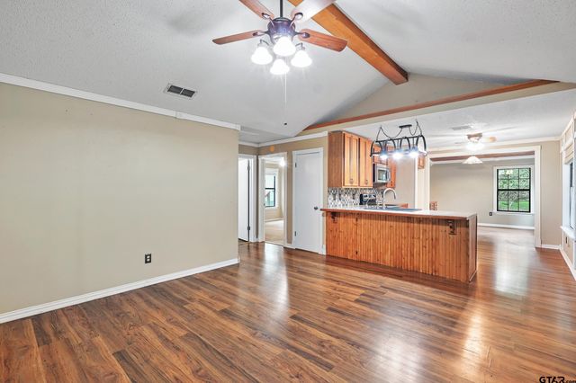 194 Oak Shadows Cove, Holly Lake Ranch, TX 75765