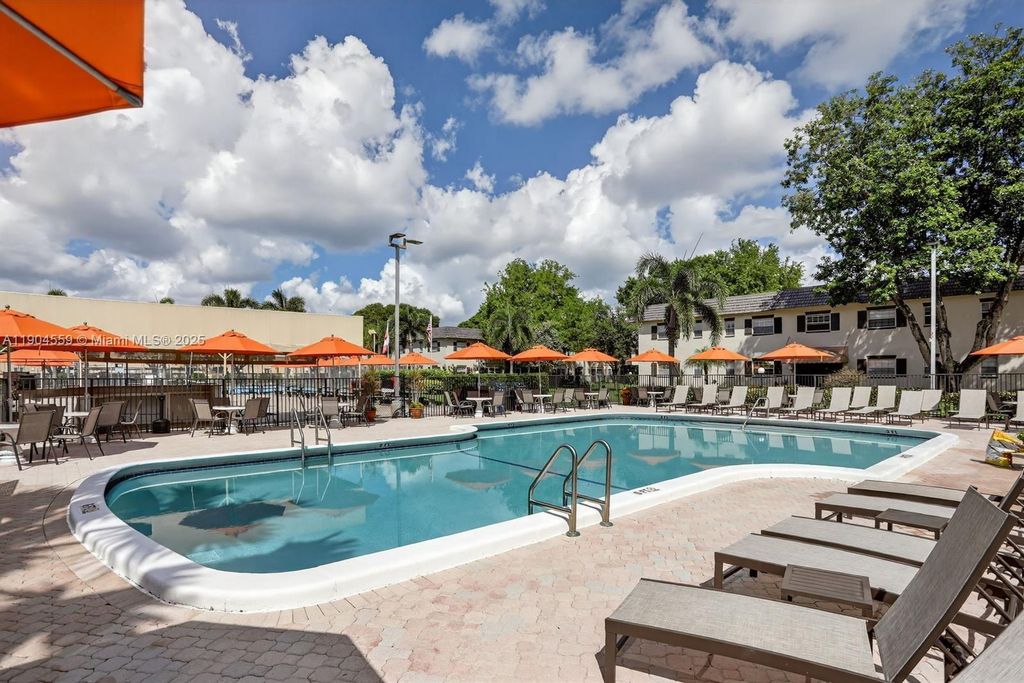 5640 SW 3rd Pl 110, Margate, FL 33068