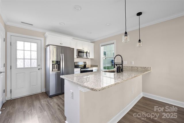 3965 Hemingway Drive NW, Hickory, NC 28601