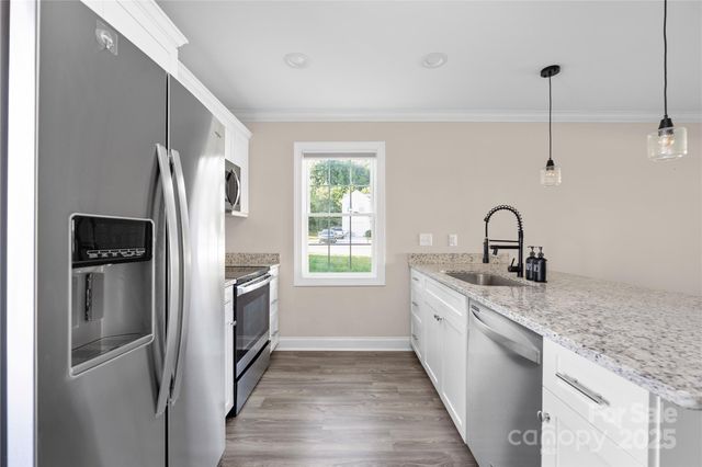 3965 Hemingway Drive NW, Hickory, NC 28601
