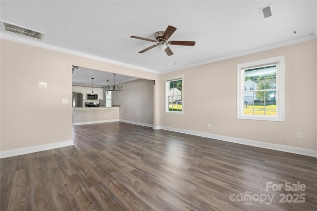 3965 Hemingway Drive NW, Hickory, NC 28601
