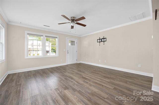 3965 Hemingway Drive NW, Hickory, NC 28601
