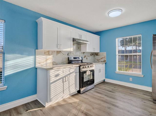 118 Brown Street, La Marque, TX 77568