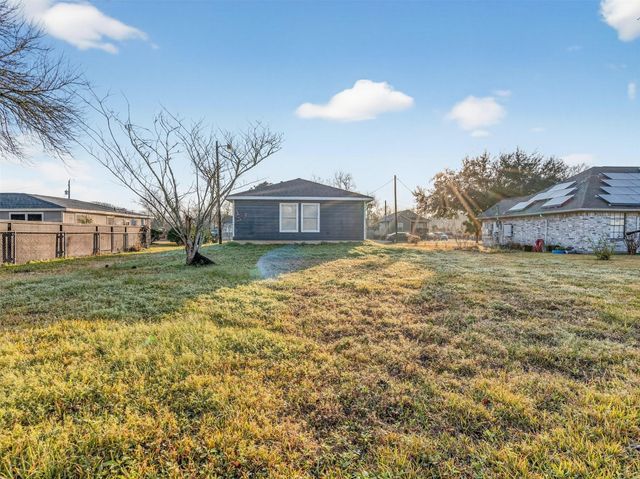 118 Brown Street, La Marque, TX 77568