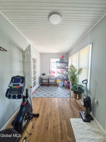 2906 Guilderland Avenue, Rotterdam, NY 12306