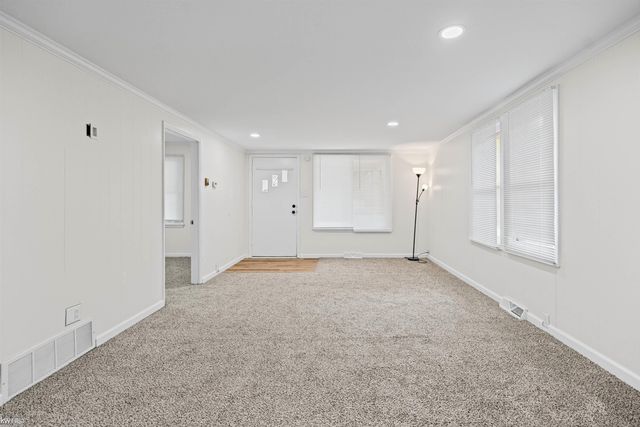 131 E Lakeview Avenue, Flint, MI 48503
