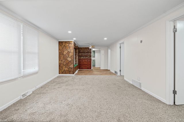131 E Lakeview Avenue, Flint, MI 48503
